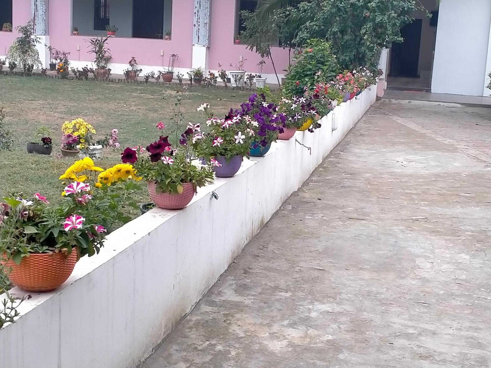 Vedic Villa Varanasi Exterior photo